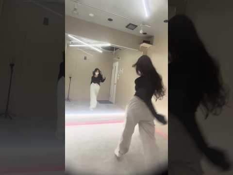 Ayaka (Kashi) dancing to Blackpink's 'Playing With Fire' in a studio setting with dynamic lighting.