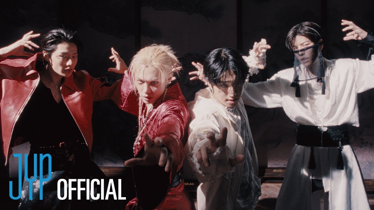 Stray Kids '신선놀음 (DIVINE)' music video thumbnail